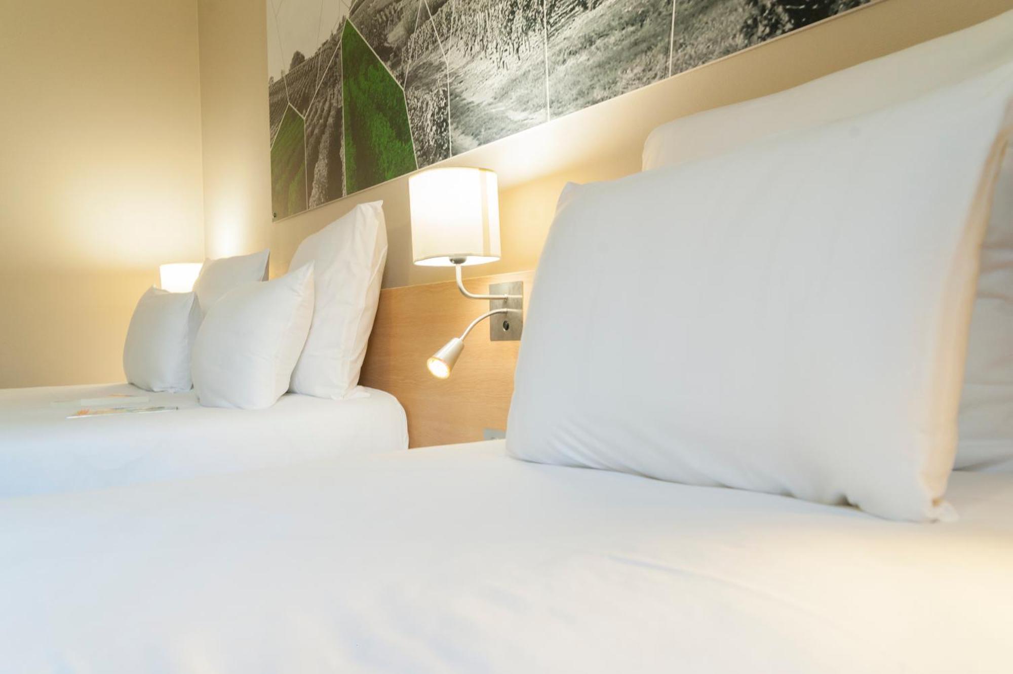 Brit Hotel Macon Centre Gare ภายนอก รูปภาพ