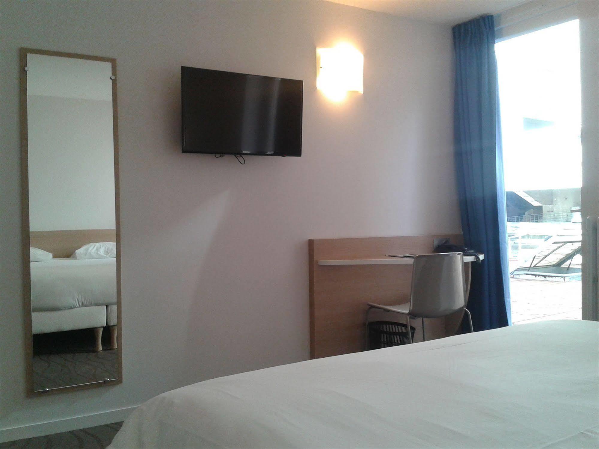 Brit Hotel Macon Centre Gare ภายนอก รูปภาพ